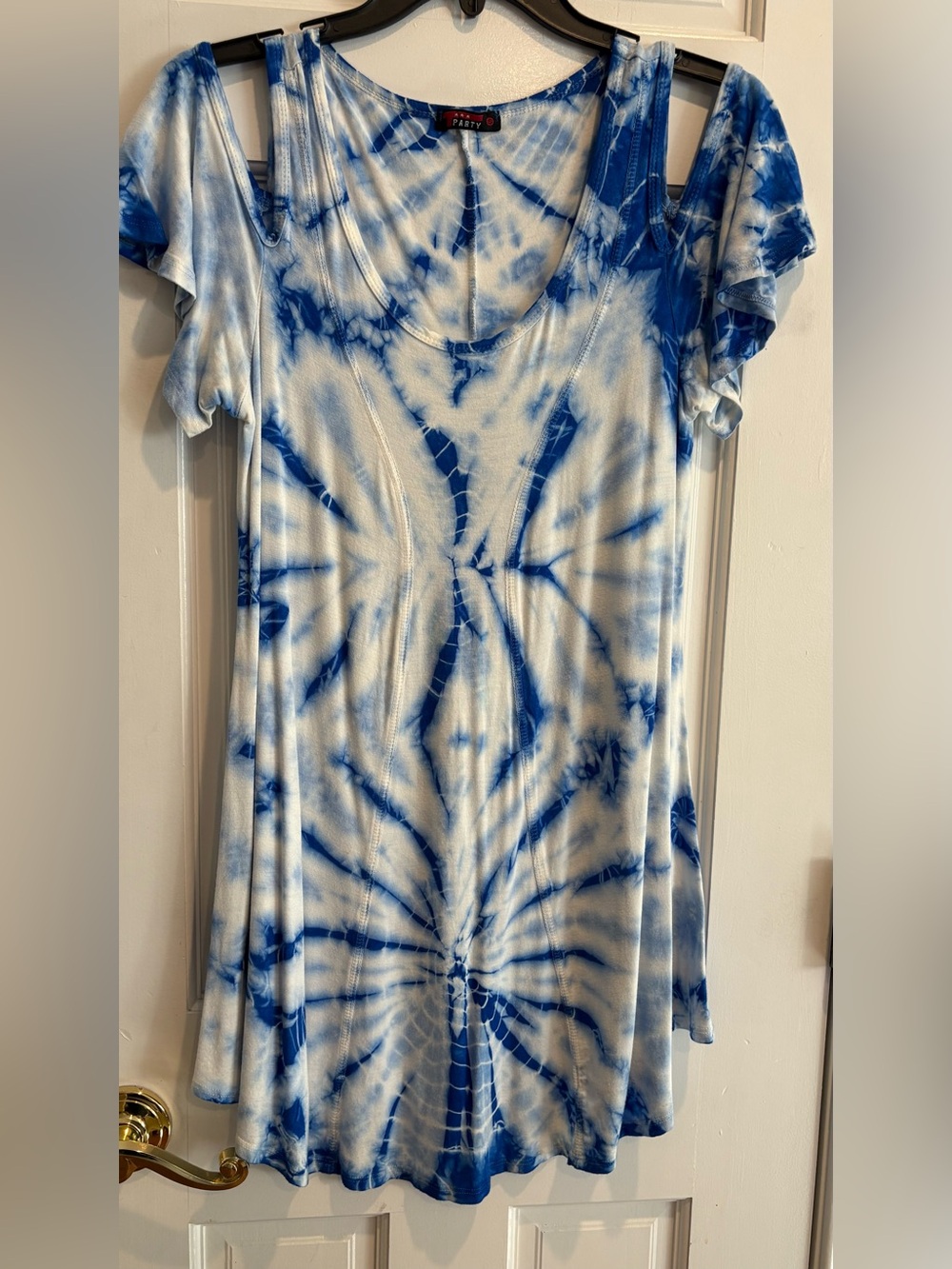 T-Party Tie-Dye Cold-Shoulder Scoop Neck Top. Size S